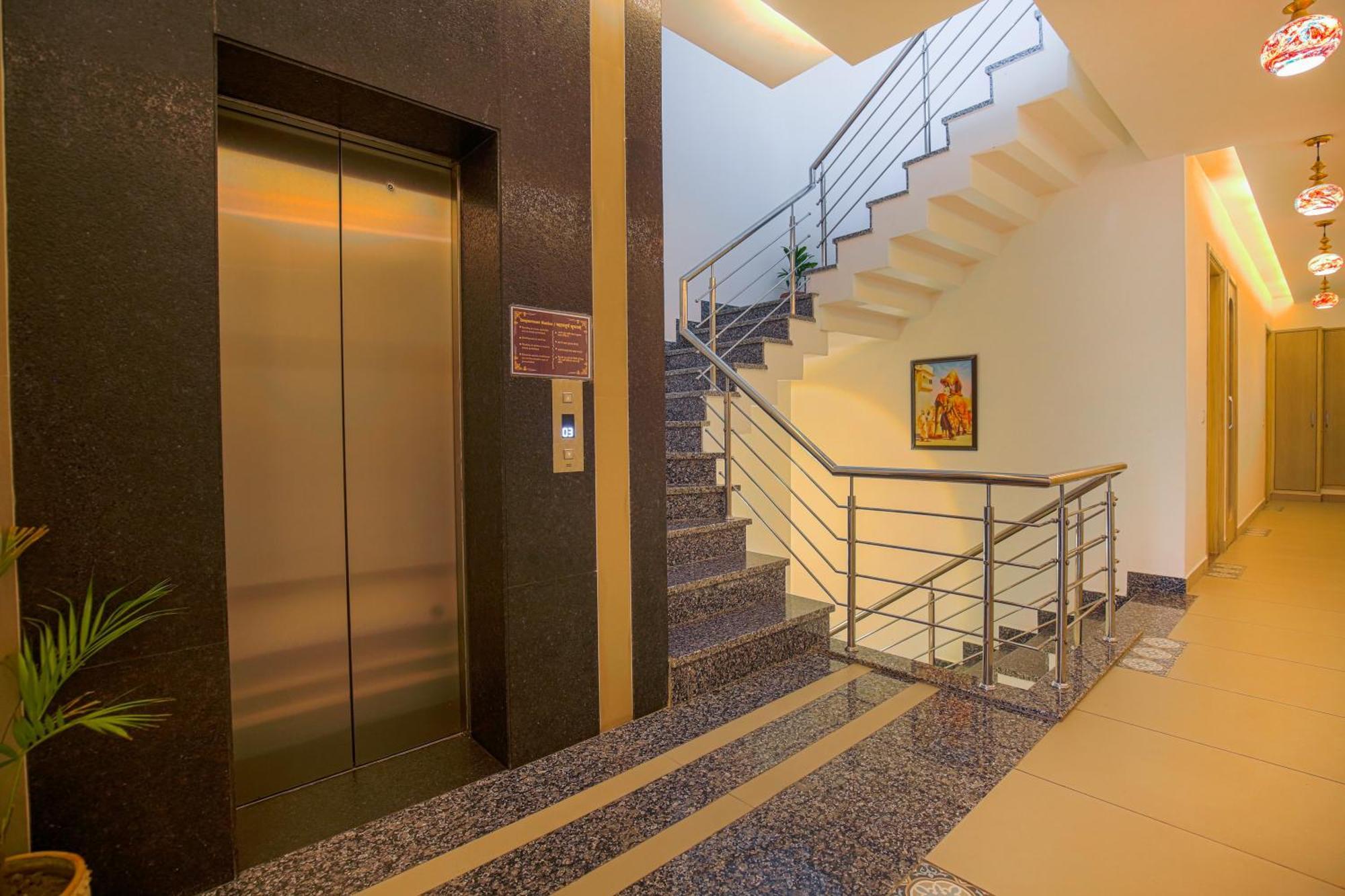 Hotel Golden Stay Amritsar Exterior photo